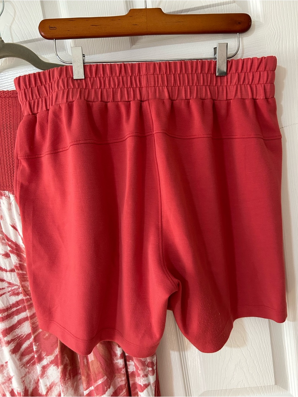 LuLaRoe L Women’s Elastic Waist Coral Shorts